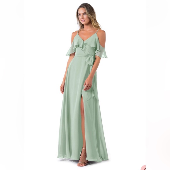 AZAZIE VIANNA
A-Line Ruched Chiffon Floor-Length Dress Agave
Size: 6 - Picture 1 of 13